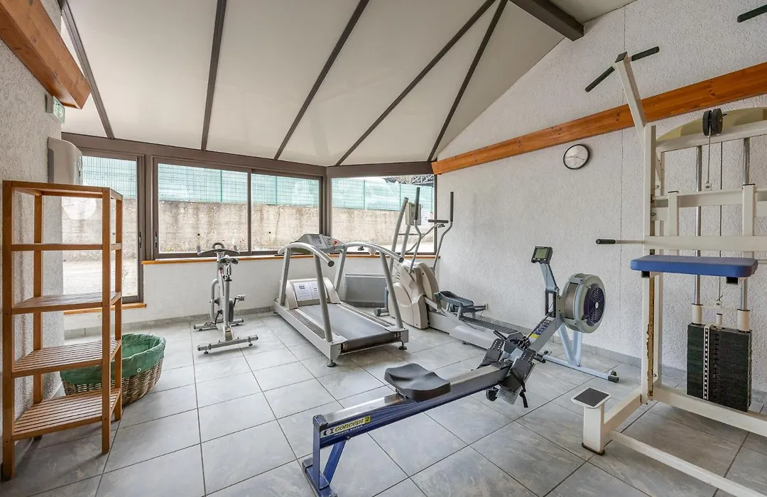 Logis Hostellerie Motel Au Bois Le Sire-1